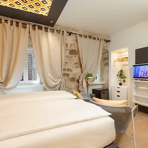 https://luxury-rooms-bajamonti.splithotels.org